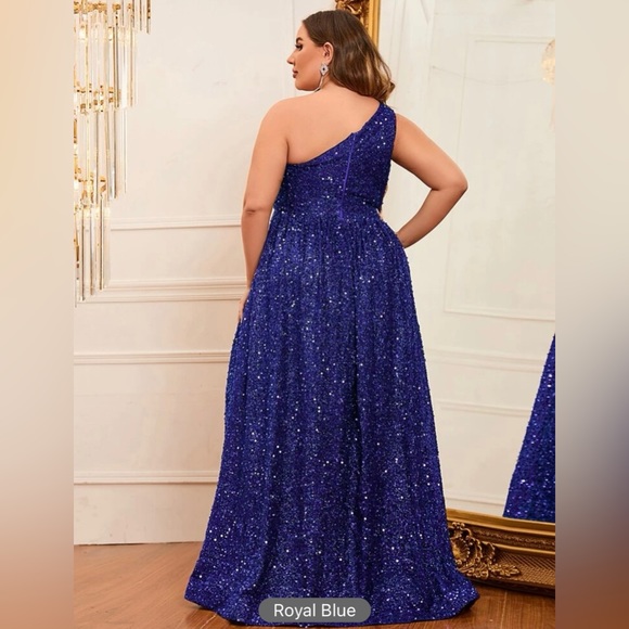 Royal Blue one shoulder gown. Great for parties or weddings 💙💙💙 - Picture 6 of 8